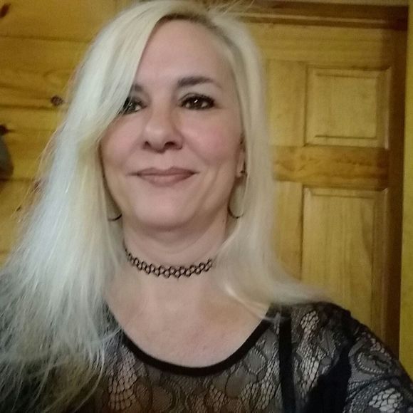 Meet your Posher, Laurie - Picture 1 of 1